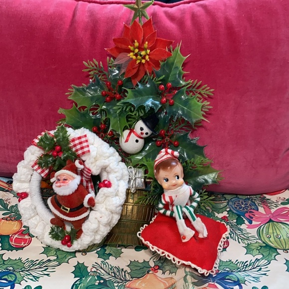 Vintage Christmas lot very adorable pixie Flock Santa vintage plastic Holly Berr - Picture 1 of 12